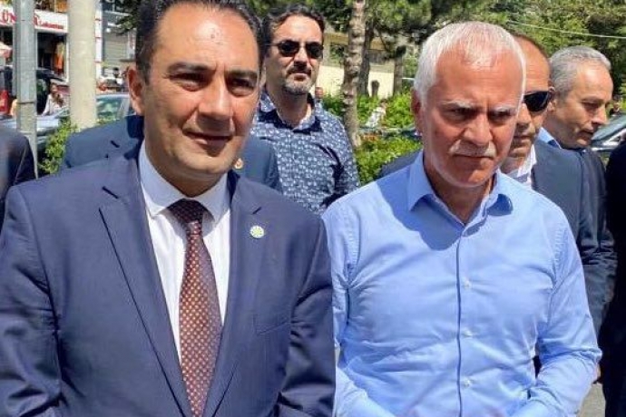 Eski l Bakan Ataman Y Partiden istifa etti