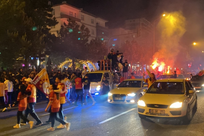 Galatasarayn ampiyonluu Kayseride de kutland