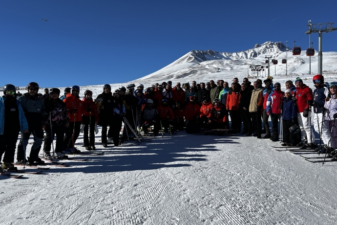 Erciyes'te kayak sezonu ald