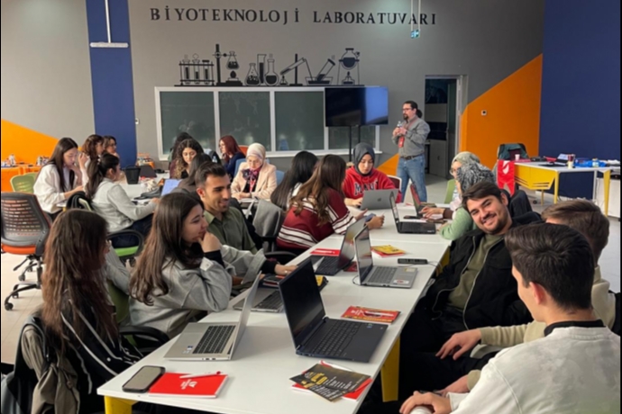 Kayseri Bilim Merkezi’nden Sağlık Alanına Akademik Atılım: Bilimsel Basamak Eğitimi