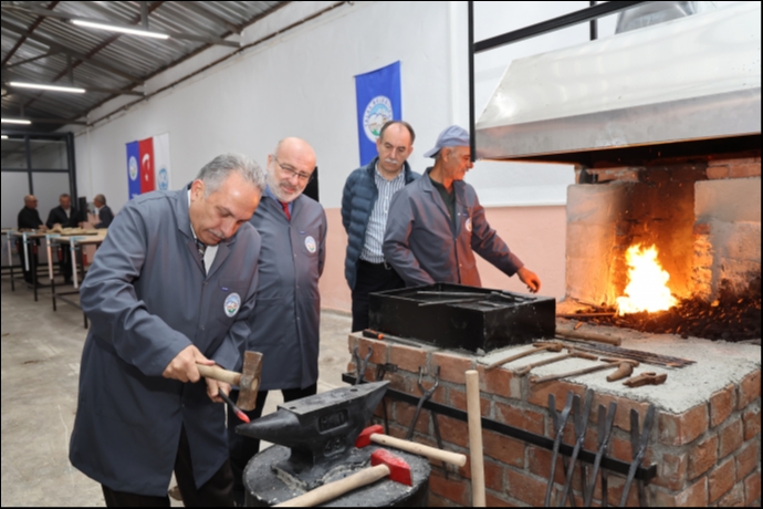 Talas’ta Gelenek Geleceğe Usta Ellerde Hayat Buluyor