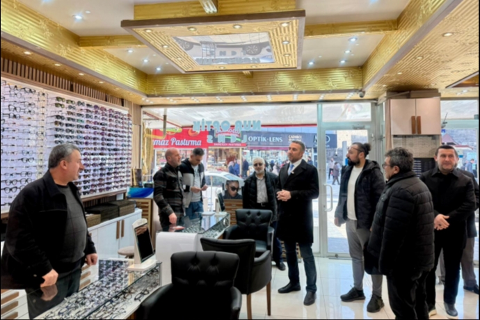 Çarşıda Dikkat Çeken Buluşma: Kayseri Saadet Partisi Esnafın Nabzını Tuttu