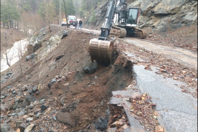 Yahyalı’da Sağanak Sonrası Yol Alarmı