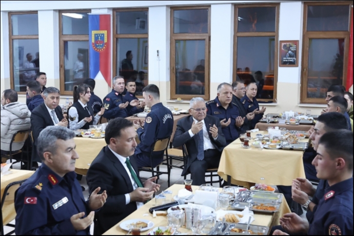 Kayseri’de İftar Sofrasında Buluşma: Vali Çiçek Ve Başkan Büyükkılıç’tan Mehmetçiklere Anlamlı Mesaj