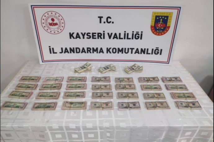Kayseri’de Sahte Dolar Operasyonu: Çantadan Servet Çıktı