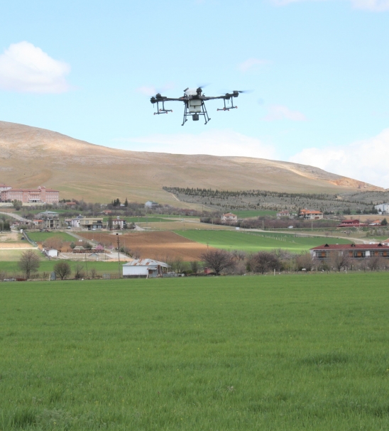 Türkiyede Bir İlk: Dron İle Ücretsiz İlaçlama